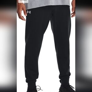 Under Armour Men's Black  fleece  medium Jogger pants like new track pants